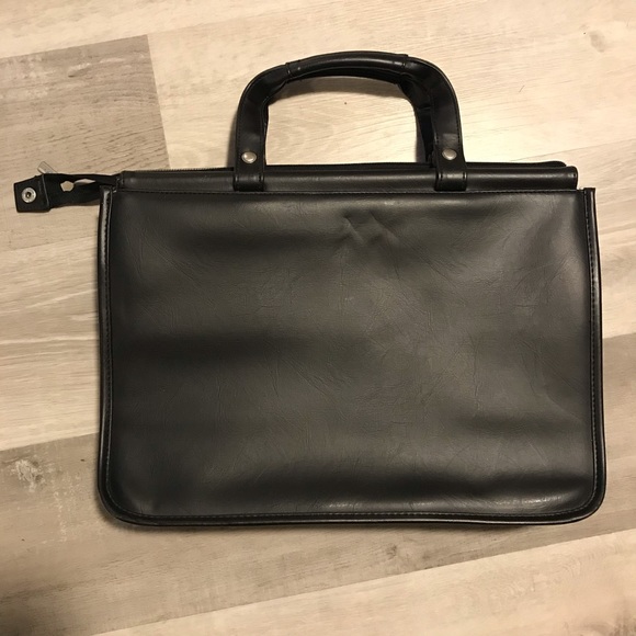Solo Leather Laptop Messenger Bag - Picture 5 of 7